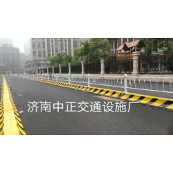 供應(yīng)張家口隔離墩-公路隔離墩廠家推*-長(zhǎng)2米水泥隔離墩